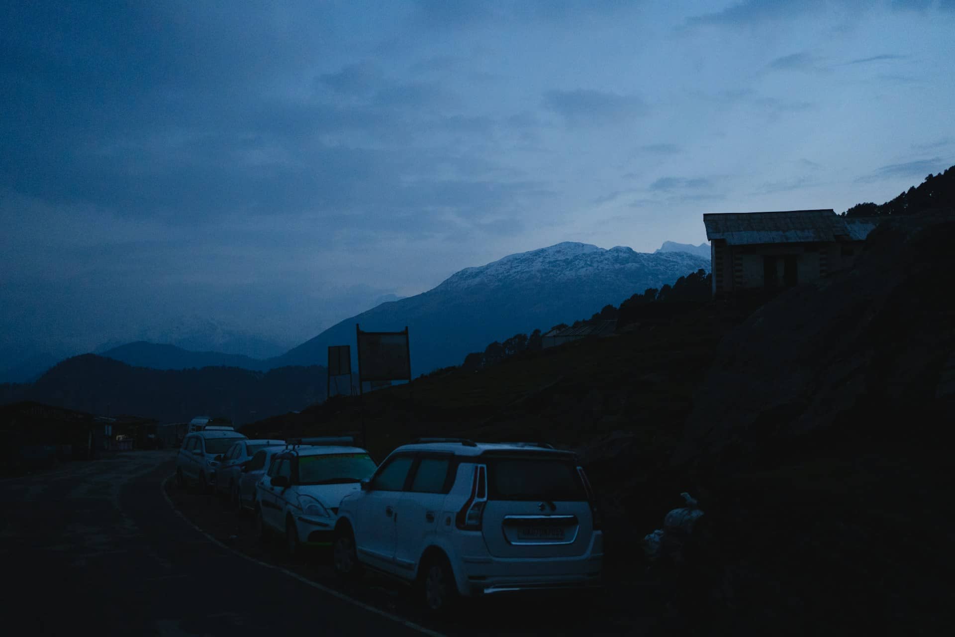赠游中所遇一位朋友